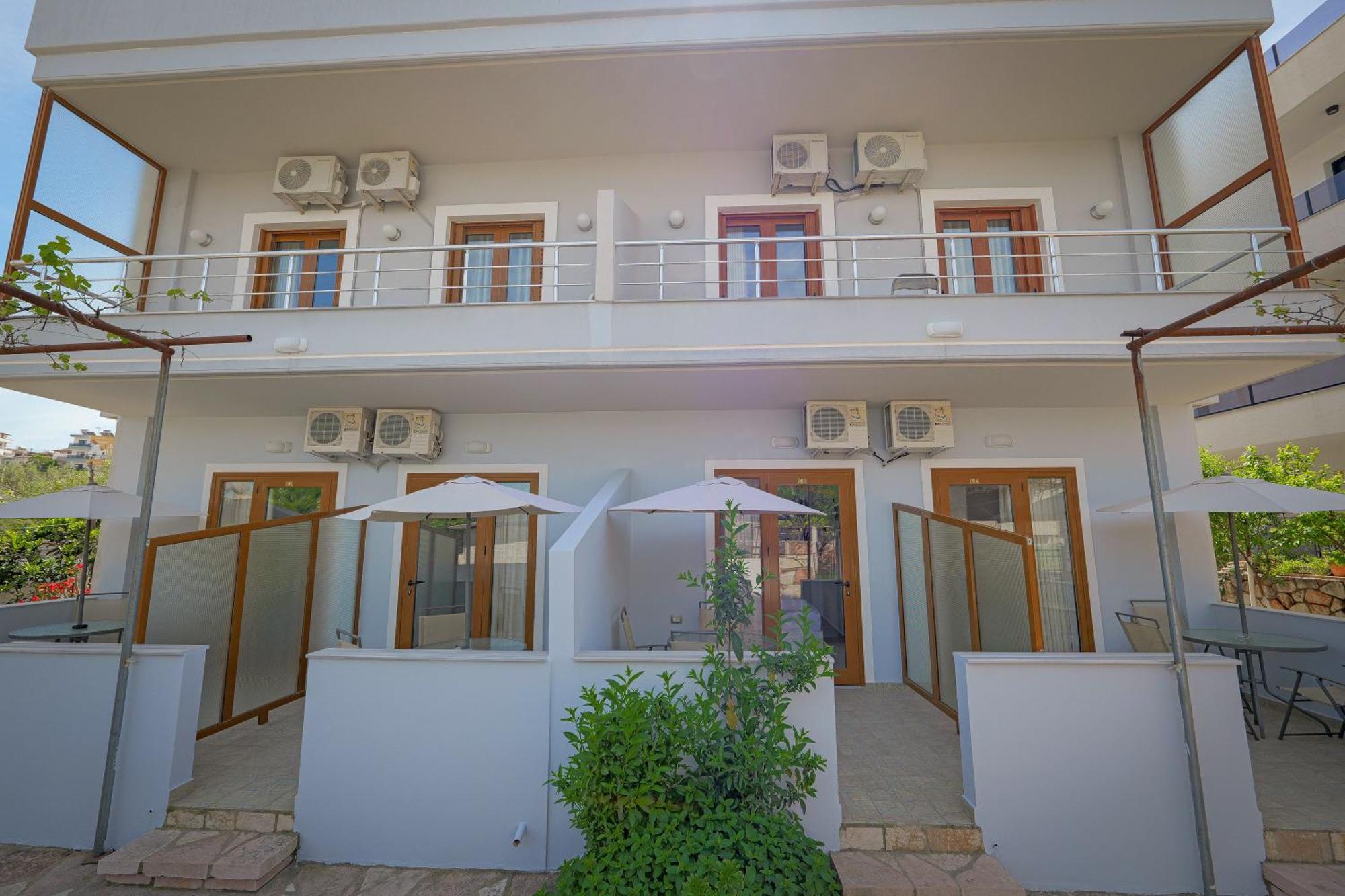 Guest House Moonlight Ksamil Ngoại thất bức ảnh
