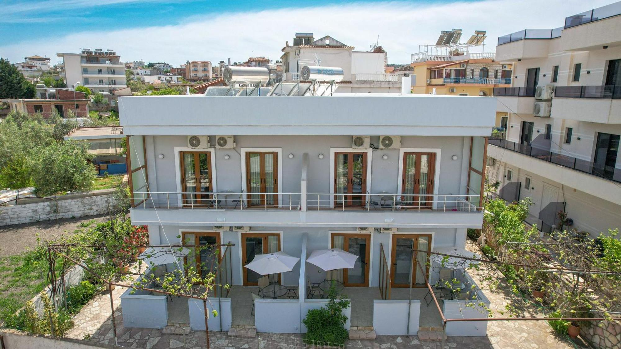 Guest House Moonlight Ksamil Ngoại thất bức ảnh
