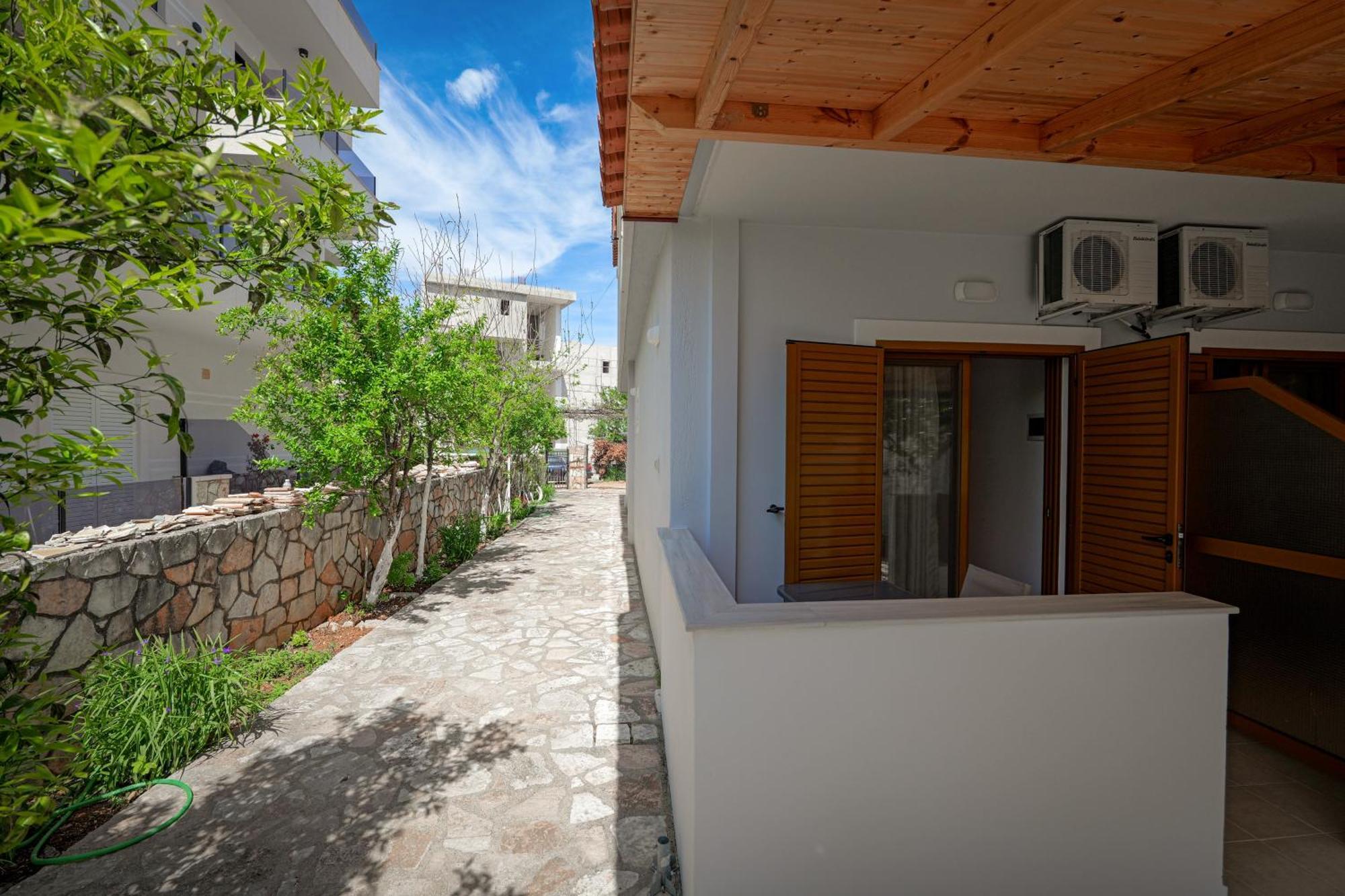 Guest House Moonlight Ksamil Ngoại thất bức ảnh