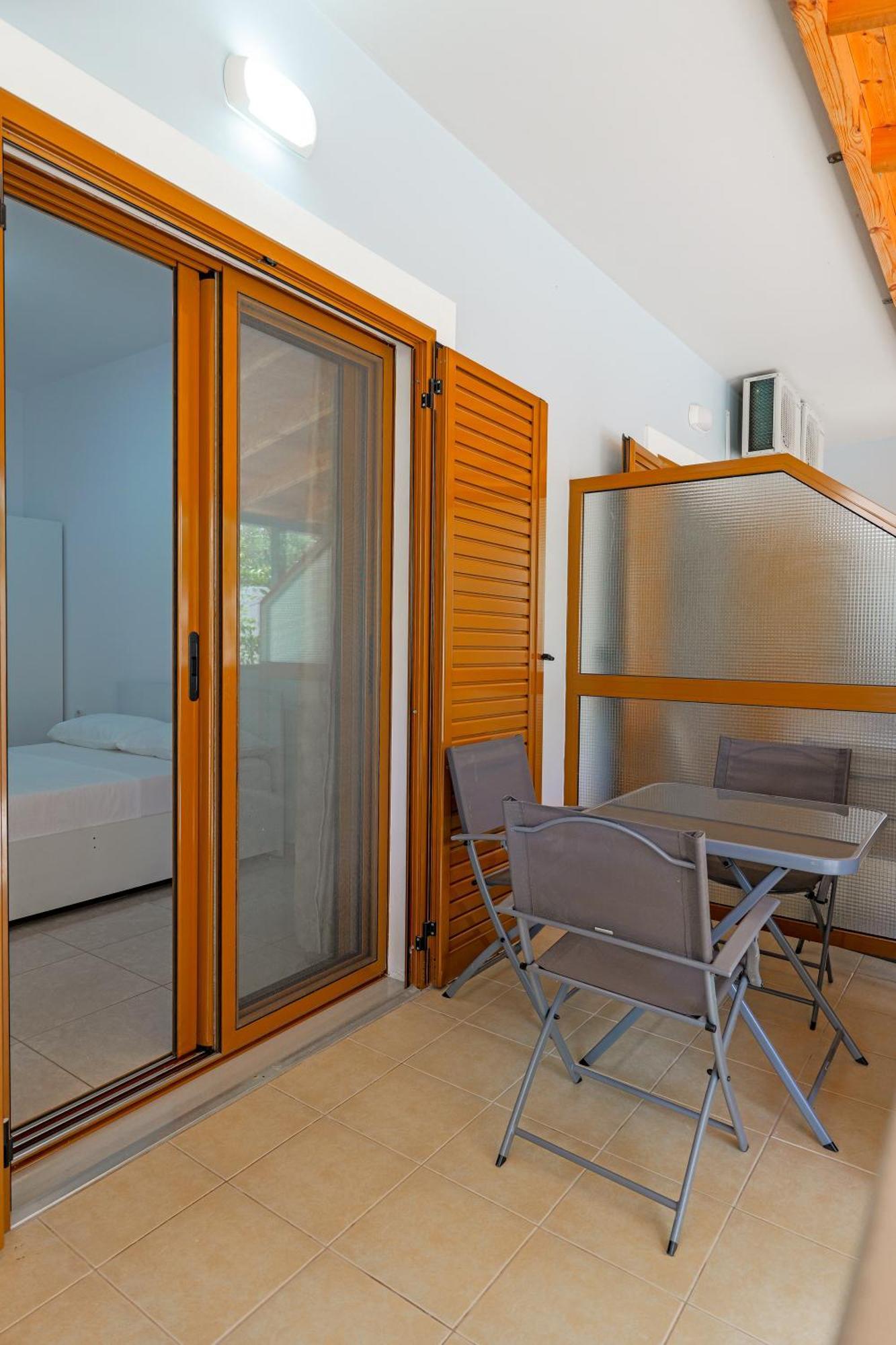 Guest House Moonlight Ksamil Ngoại thất bức ảnh