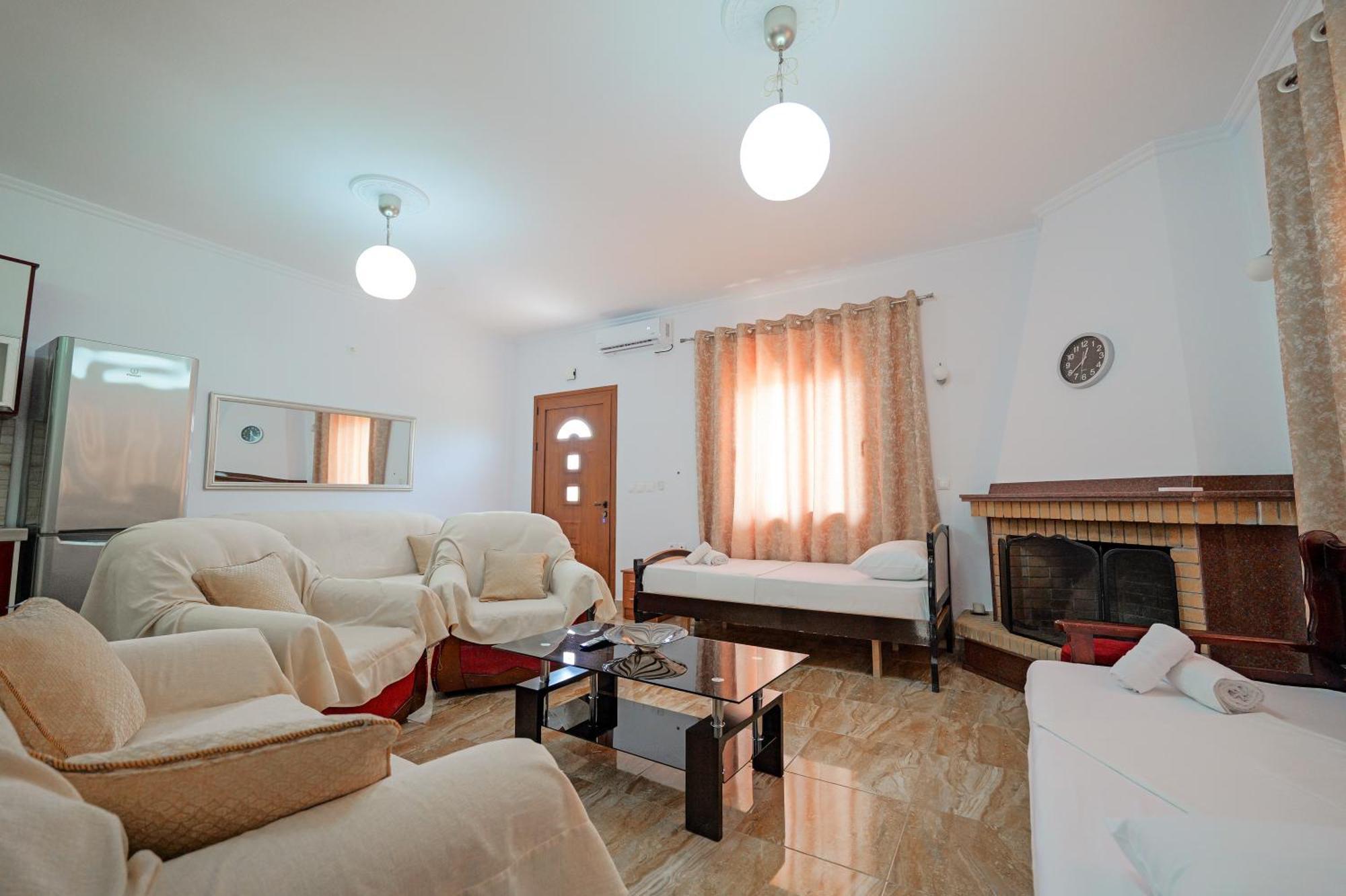 Guest House Moonlight Ksamil Ngoại thất bức ảnh